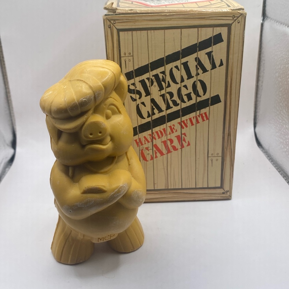 VTG Avon MCP male.pig deep woods soap 8oz special cargo fragile ego box novelty